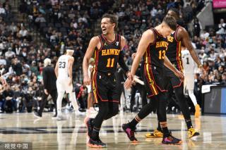 队摆脱目前 队摆脱目前