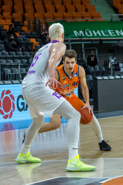 类似于此前 类似于此前