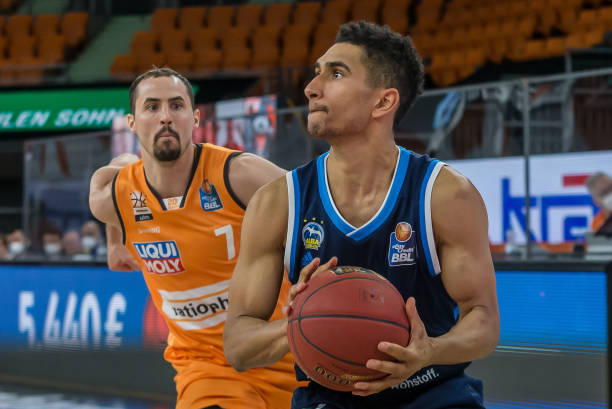 端为球队贡 端为球队贡