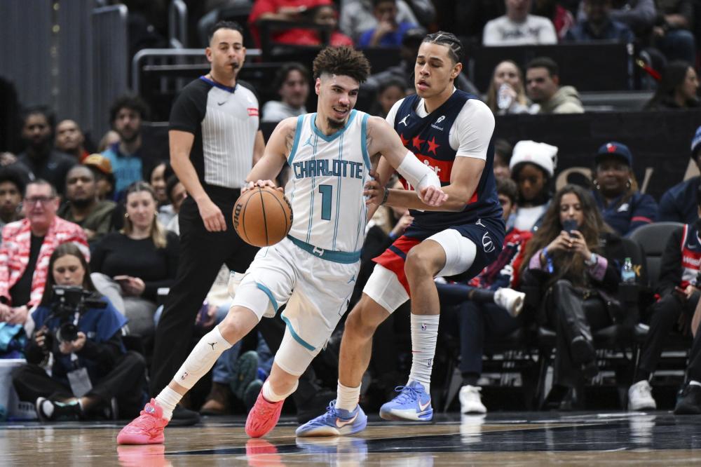 他从万人拥 他从万人拥